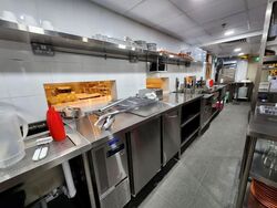 Lucky Plaza (D9), Retail #618127501